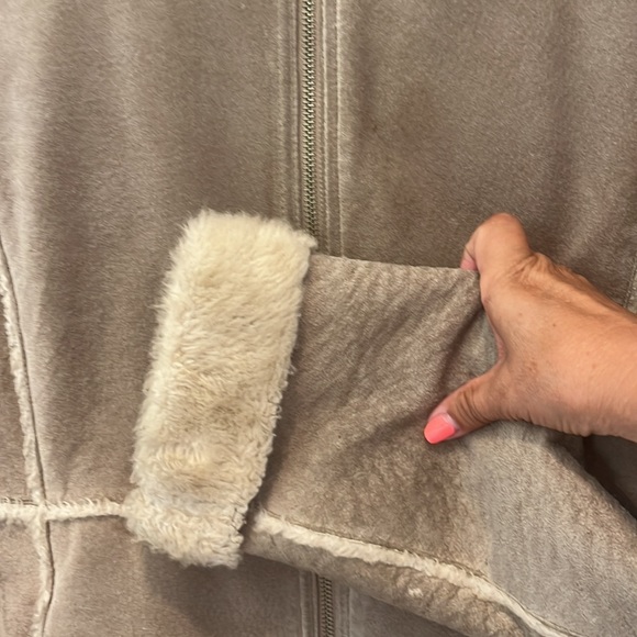 Guess Vintage Leather Jacket, size M - Picture 8 of 9